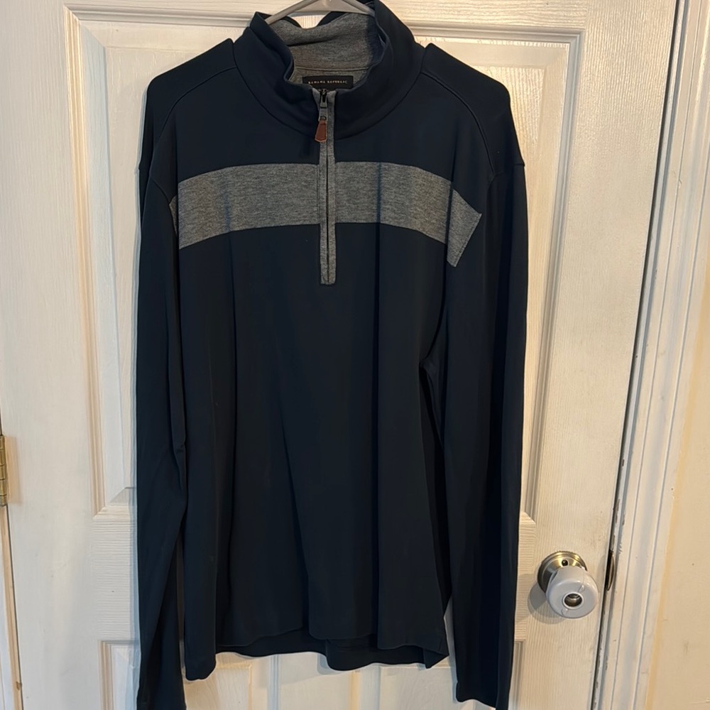 Men's XL Banana Republic Navy and Gray Polo Shirt